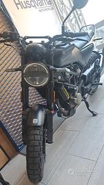 Husqvarna Svartpilen 125