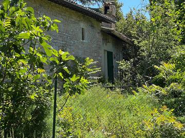 Rustico / Casale di 60 m² con 4 locali a Spoleto
