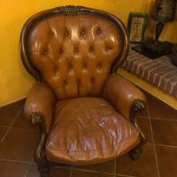 poltrona tipo chesterfield in pelle