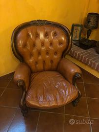 poltrona tipo chesterfield in pelle
