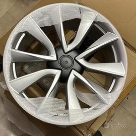 4 Cerchi Tesla da 19 pollic ,nuovi in lega argento