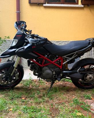 Ducati Hypermotard 796