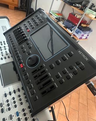 Ketron SD 90 perfetto, con hd interno e custodia