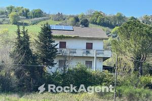 CASA SINGOLA IN ZONA VAL DI FORO