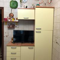 Cucina componibile usata con elettrodomestici