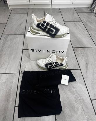 Givenchy numero 43