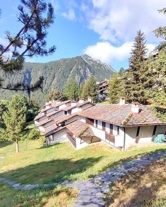 SAINT RHEMY EN BOSSES Strada per Crevacol
