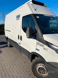 Iveco daily 35 - isotermico e gruppo frigorifero