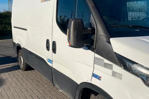 Iveco daily 35 - isotermico e gruppo frigorifero