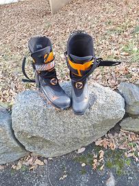 Scarponi per Sci da Alpinismo della Scarpa F1 LT