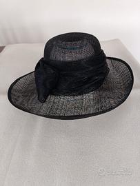 Cappello da cerimonia.