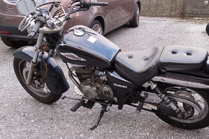 Suzuki GZ marauder 250