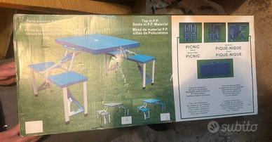 tavolino da picnic con sedie incorporate