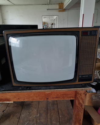 Televisione vintage grunding supercolor 6172