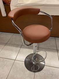 Sgabello (4 a disposizione)