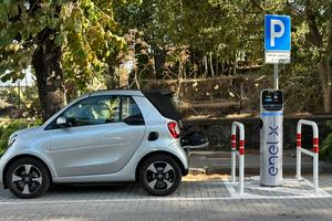 Smart EQ forTwo “elettrica” cabrio