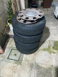 Pneumatici firestone competi di cerchi