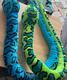 peluche e serpenti giocattolo