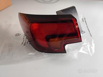 Opel Astra K faro posteriore sinistro esterno