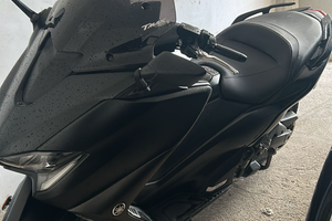 Yamaha tmax 560