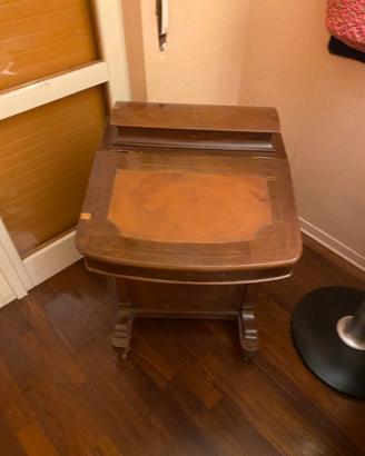 Scrittoio antico a ribalta in legno  fine 800/900