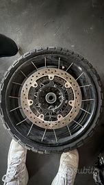 Xadv 750