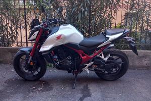 Honda Hornet 750