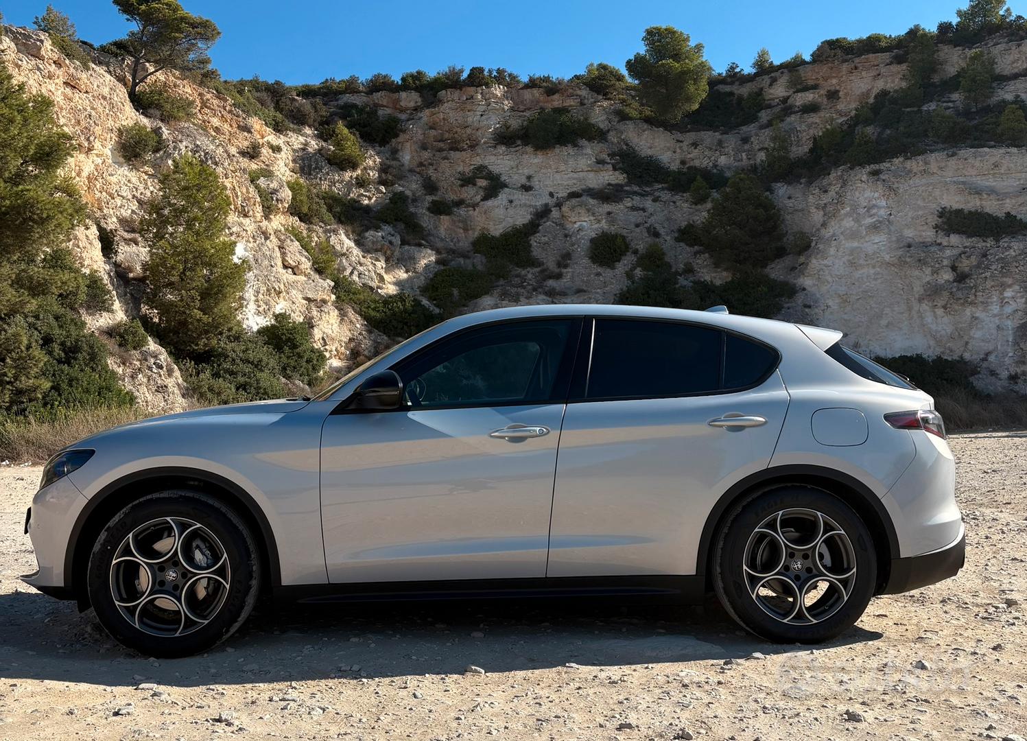 Alfa Romeo Stelvio 2023 photo 2