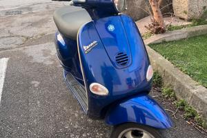 Piaggio Vespa ET4  150