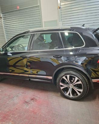 Volkswagen Touareg 3.0 Sport RLine