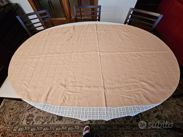 Tovaglia vintage con calata ad uncinetto