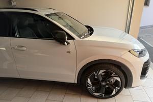 VOLKSWAGEN T-Roc 1.5 eTSI ACT 150 CV DSG R-Line