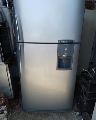 frigorifero Samsung Nofrost con dispenser acqua 