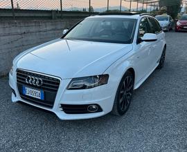 AUDI A4 4ª serie - 2011