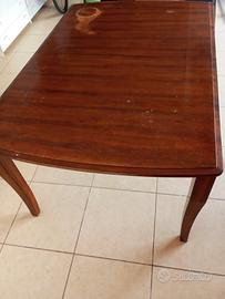 Tavolo in legno massello