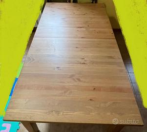 Tavolo in legno estensibile