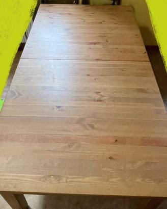Tavolo in legno estensibile