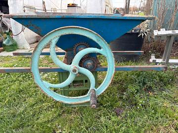 Pigiatrice uva manuale