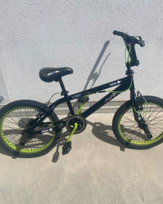 BMX verde e nera