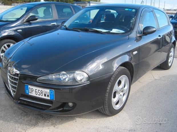 Alfa Romeo 147 1.9 JTD (120) 5 porte Distinctive