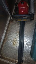 Tagliasiepe marca HONDA 4 T con lama da 70 cm