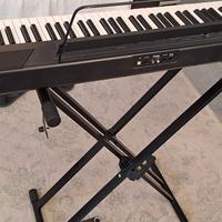 Pianola pianoforte con supporto