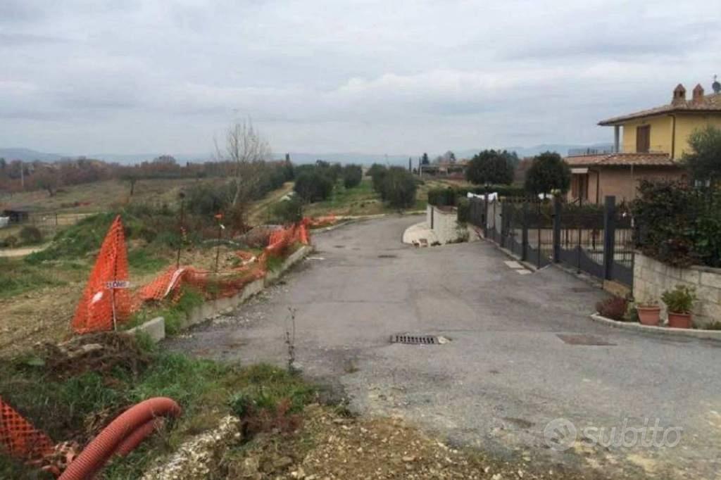 Immobile in asta di 5805 m² a Castelnuovo Berarden - Vista 3