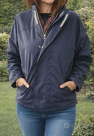 Giacca primaverile blu navy leggera e elegante