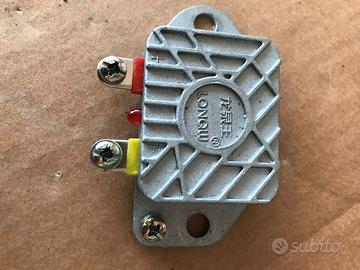 Regolatori di tensione e carica esterno 12V e 14V