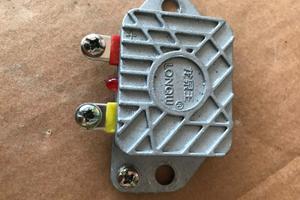 Regolatori di tensione e carica esterno 12V e 14V
