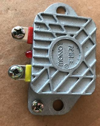 Regolatori di tensione e carica esterno 12V e 14V