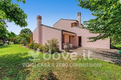 Villa di 280 m² con 5 locali e box auto a Tarzo