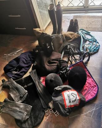 Bardatura per cavallo e cavaliere