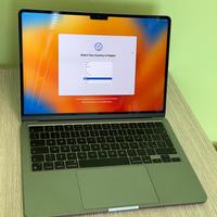 MacBook Air 13.6 8GB/512GB M2